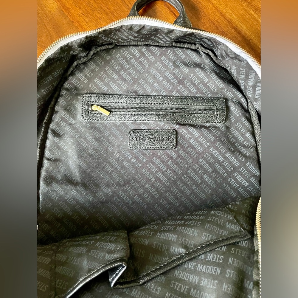 Steve Madden Animal Print Book bag Backpack - Picture 7 of 8